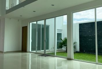 Casa en  Boulevard Universitario, Fraccionamiento Nuevo Paraíso, Querétaro, 76230, Mex