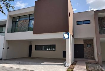 Casa en  Avenida Lic Luis Donaldo Colosio Murrieta, Fraccionamiento La Joya, Santa Catarina, Nuevo León, 66360, Mex