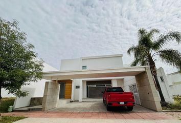 Casa en condominio en  La Culpa Nacional, Calzada De La Misión, Misión Del Campanario, Aguascalientes, 20118, Mex