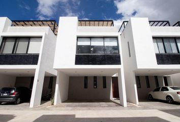 Casa en  Privada Las Palmas, Mérida, Yucatán