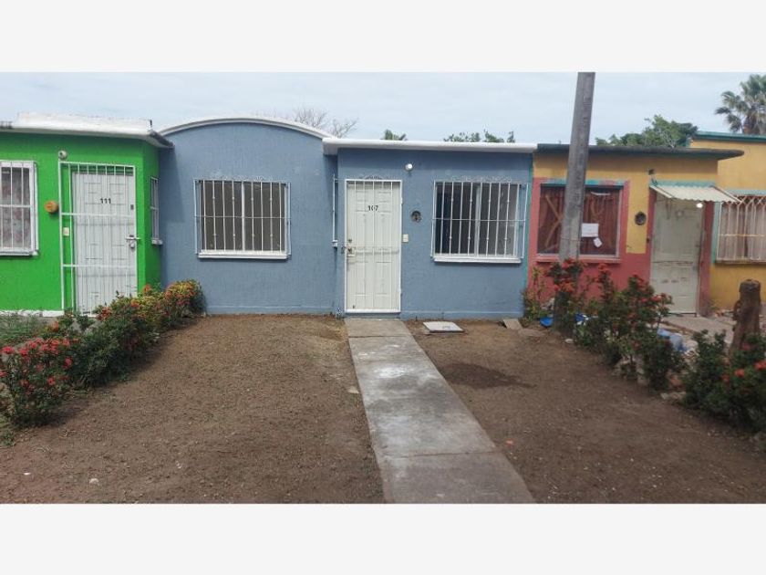 venta Casa en Fraccionamiento Hacienda Sotavento, Municipio Veracruz  (MX22-ME7555)