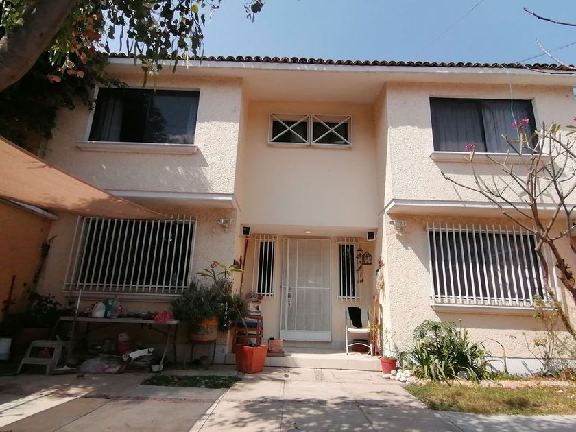 venta Casa en Los Virreyes, Santiago de Querétaro, Municipio de Querétaro  (EB-MP9382s)