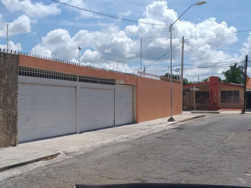 renta Casa en Jardines de Mérida, Mérida, Yucatán (EB-DW7465r)