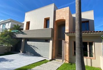 Casa en condominio en  Puerta De Hierro, Zapopan, Zapopan, Jalisco