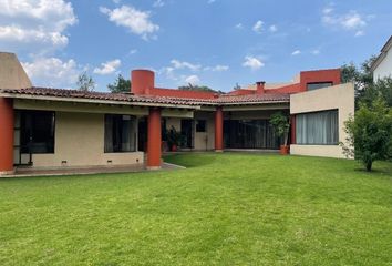 Casa en  Calle Paseo De San Isidro, Barrio De Santa Cruz, Metepec, México, 52140, Mex