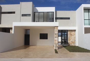 Casa en condominio en  Calle 18, Cholul, Mérida, Yucatán, 97305, Mex