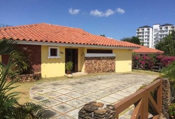 CASA 4 RECAMARAS CON AMPLIA TERRAZA EN CORONADO CLUB ECUESTRE
