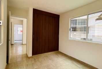 Casa en  Calle Paraíso, Residencial La Flor, Cuernavaca, Morelos, 62248, Mex