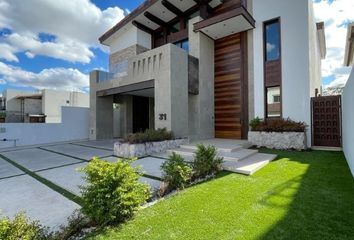 Casa en fraccionamiento en  Calle B Poniente, Fracc Club De Golf Los Lagos, Hermosillo, Sonora, 83240, Mex