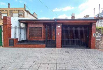 Casa en  Caseros, Tres De Febrero