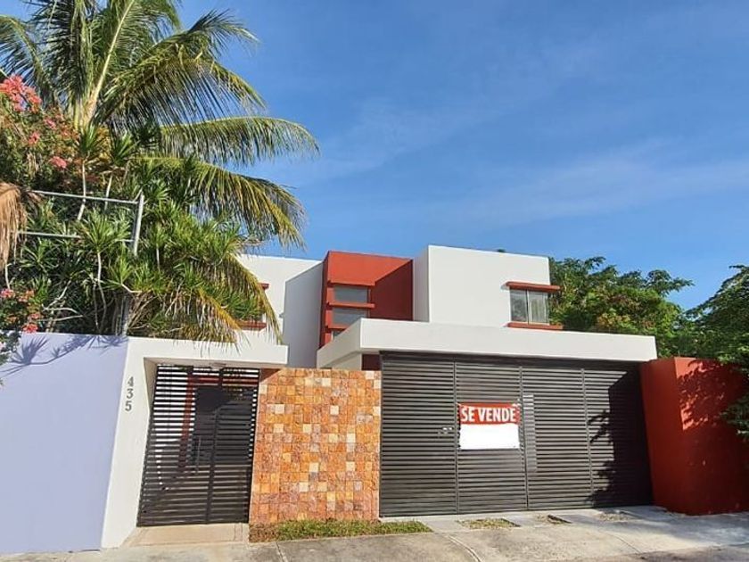 venta Casa en Fraccionamiento Altabrisa, Mérida, Mérida, Yucatán  (EB-HZ1721s)