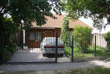 Casa en  Burzaco, Partido De Almirante Brown