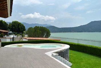 Casa en condominio en  Carretera A La Peña 142, La Peña, Valle De Bravo, México, 51200, Mex