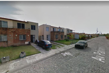 Casa en fraccionamiento en  Avenida Palmares, Fraccionamiento Parques Universidad, Puerto Vallarta, Jalisco, 48290, Mex