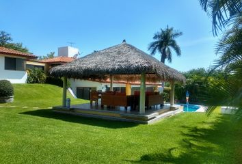 Casa en fraccionamiento en  Club De Golf Santa Fe, Xochitepec, Morelos