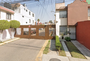 Casa en fraccionamiento en  Calle Almendras 63a, Conjunto Hab Rinconada San Felipe I, Coacalco De Berriozábal, México, 55719, Mex