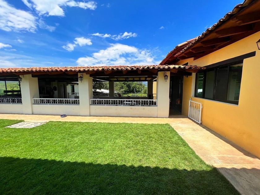 venta Villa en Talpa de Allende, Jalisco (EB-LO6082s)