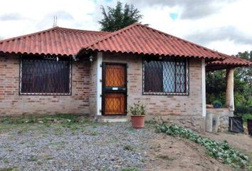 Casa en  9r34+966, San José De Chaltura, Ecuador