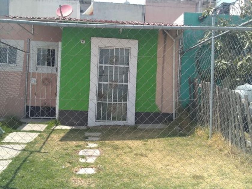 venta Casa en San Lorenzo Tepaltitlán Centro, Toluca (403712--408)-  