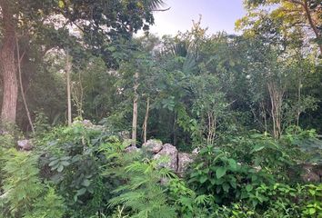 Lote de Terreno en  Yaxkukul, Yucatán