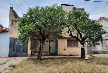 Casa en  Remedios De Escalada, Partido De Lanús