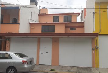 Casa en fraccionamiento en  Restaurante La Casita De Antaño, Avenida 49 Poniente 4902, Fraccionamiento Estrella Del Sur, Puebla, 72190, Mex