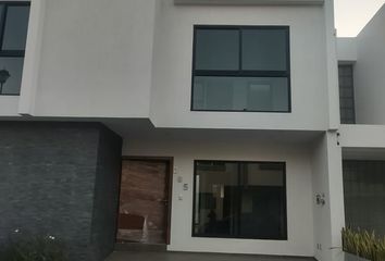 Casa en condominio en  Circuito Paseo De Los Almendros, Fraccionamiento Los Almendros, Zapopan, Jalisco, 45135, Mex