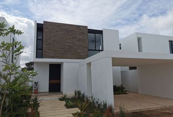 Casa en condominio en  Calle 18 101-101, Cholul, Mérida, Yucatán, 97305, Mex