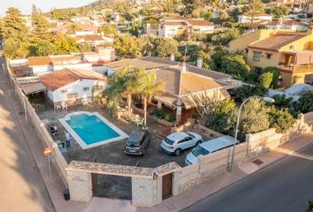 Chalet en  Alhaurin De La Torre, Málaga Provincia