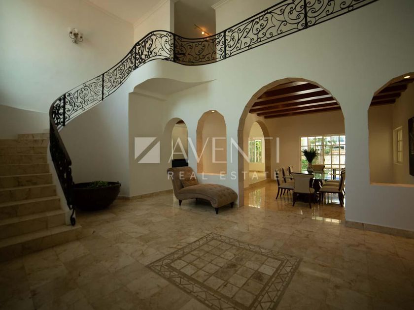 venta Casa en Villa Magna, Cancún (ARE-CR-ZC-928)