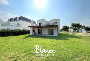  casas en venta en Puertos del Lago, Escobar 