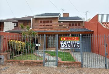 Casa en  Isidro Casanova, La Matanza