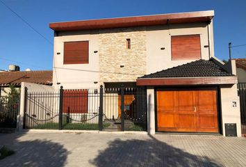 Casa en  Villa Luzuriaga, La Matanza