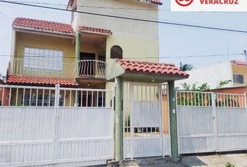 Casa en  Calle 1 Oriente 18-18, Artículo 123, Veracruz, Veracruz De Ignacio De La Llave, 91947, Mex