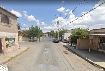 Casa en condominio en  Boulevard Harold R. Pape, Los Pinos, Monclova, Coahuila De Zaragoza, 25720, Mex