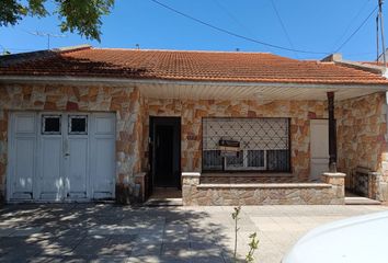 Casa en  Bernardino Rivadavia, Mar Del Plata