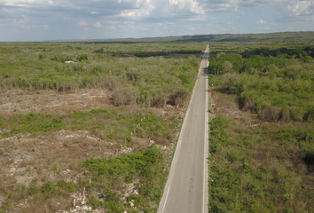 Lote de Terreno en  Molino Y Tortilleria El Abuelo, Calle 20, Opichén, Yucatán, 97813, Mex