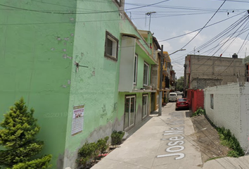 Casa en  Iglesia De Los Hermanos Del Distrito Federal, Calle José María Del Castillo, Campamento 2 De Octubre, Iztacalco, Ciudad De México, 08930, Mex