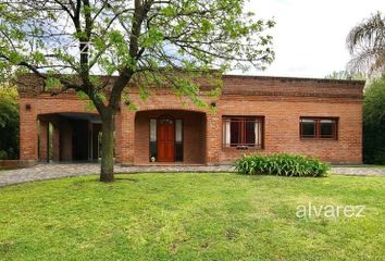 Casa en  Carola Lorenzini 4901-4999, Villa Santos Tesei, Hurlingham, B1688, Buenos Aires, Arg