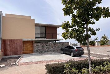 Casa en condominio en  Circuito A, Laja, Santiago De Querétaro, Querétaro, 76233, Mex