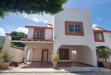 Casa en  Avenida Benito Juárez, Burócrata, Carmen, Campeche, 24160, Mex