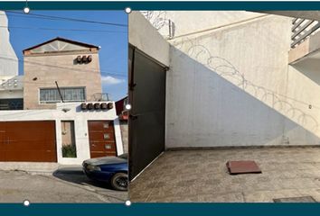 Casa en  Calle Crisantemos 203-259, Fraccionamiento Villa De Las Flores, Coacalco De Berriozábal, México, 55710, Mex