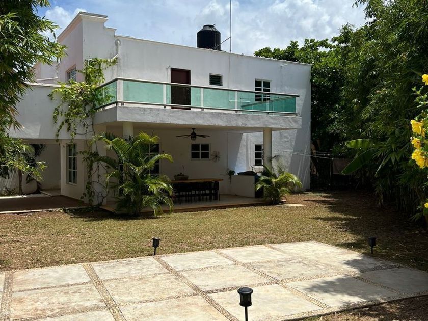 venta Casa en Cancún, Quintana Roo, Quintana Roo (EB-KZ0147s)