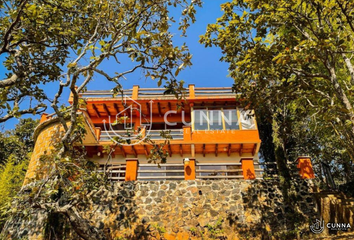 Casa en  Calle Eje Oriente, Pueblo Colorines, Valle De Bravo, México, 51230, Mex