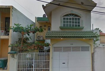 Casa en  Avenida Cándido Aguilar 279, Adalberto Tejeda, Boca Del Río, Veracruz De Ignacio De La Llave, 94298, Mex