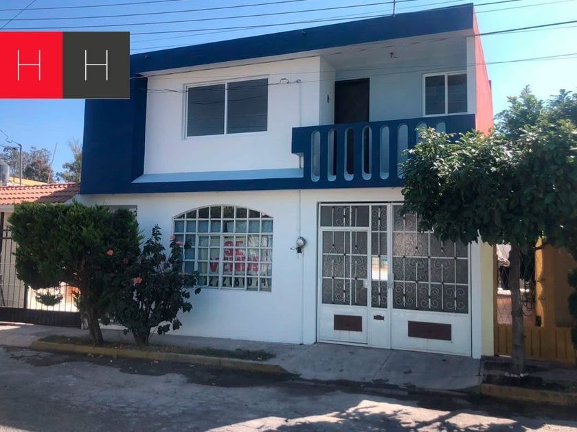 venta Casa en La Hacienda, Puebla, Municipio de Puebla (EB-JT6918s)-  
