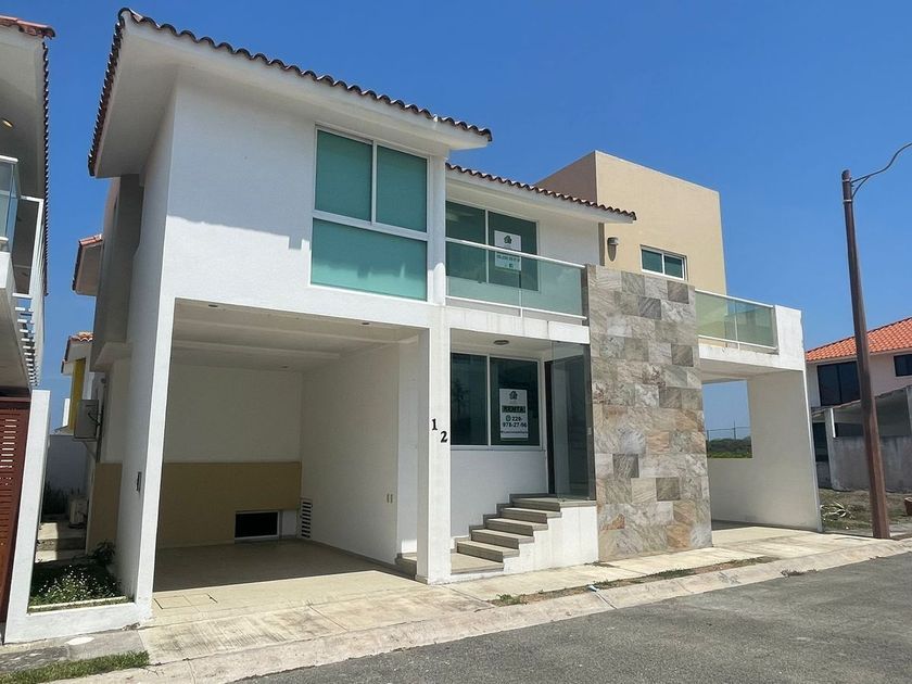 renta Casa en Alvarado Centro, Alvarado, Veracruz (EB-DA9716r)