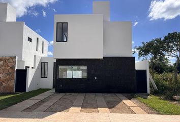 Casa en  Carretera A San Antonio Holactun, Conkal, Yucatán, Mex