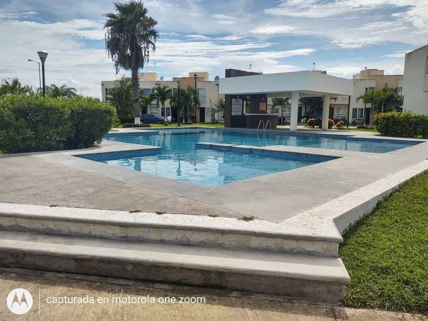 venta Casa en ARA Crystal Lagoons, Municipio Veracruz (EB-LE1028s)-  