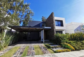 Casa en condominio en  Calle Paseo Lago Nogal 88-97, Lago Nogal, Tlajomulco De Zúñiga, Jalisco, 45645, Mex